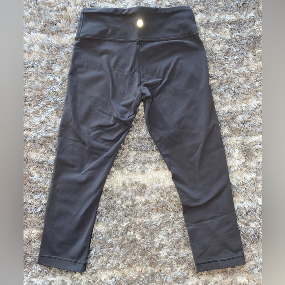 Lululemon Cropped Legging - Picture 2 of 4